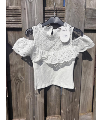 Witte off shoulder top